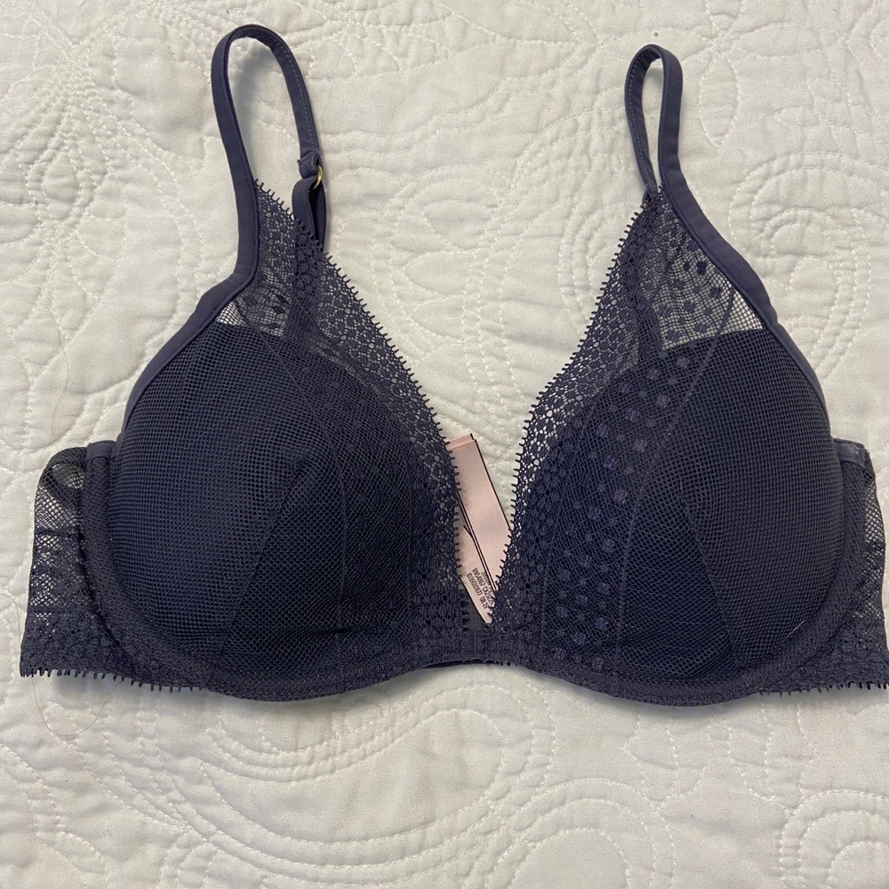 Incredible by Victoria’s Secret Plunge Bra